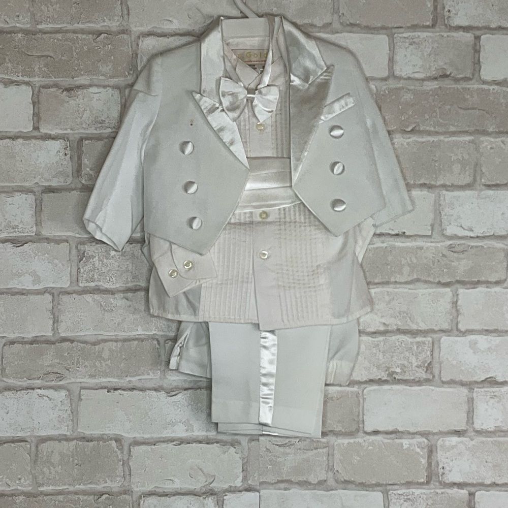NWOT Kids Baptism White Tuxedo Suit Size S